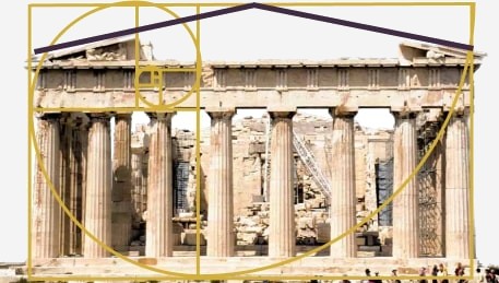 Fachada del Partenon en la actualidad reconstruida para los calculos